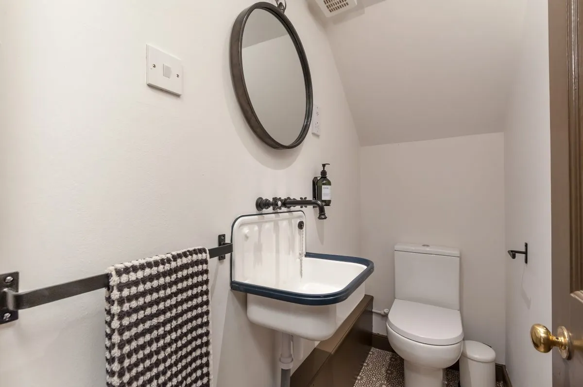 Cool downstairs loo