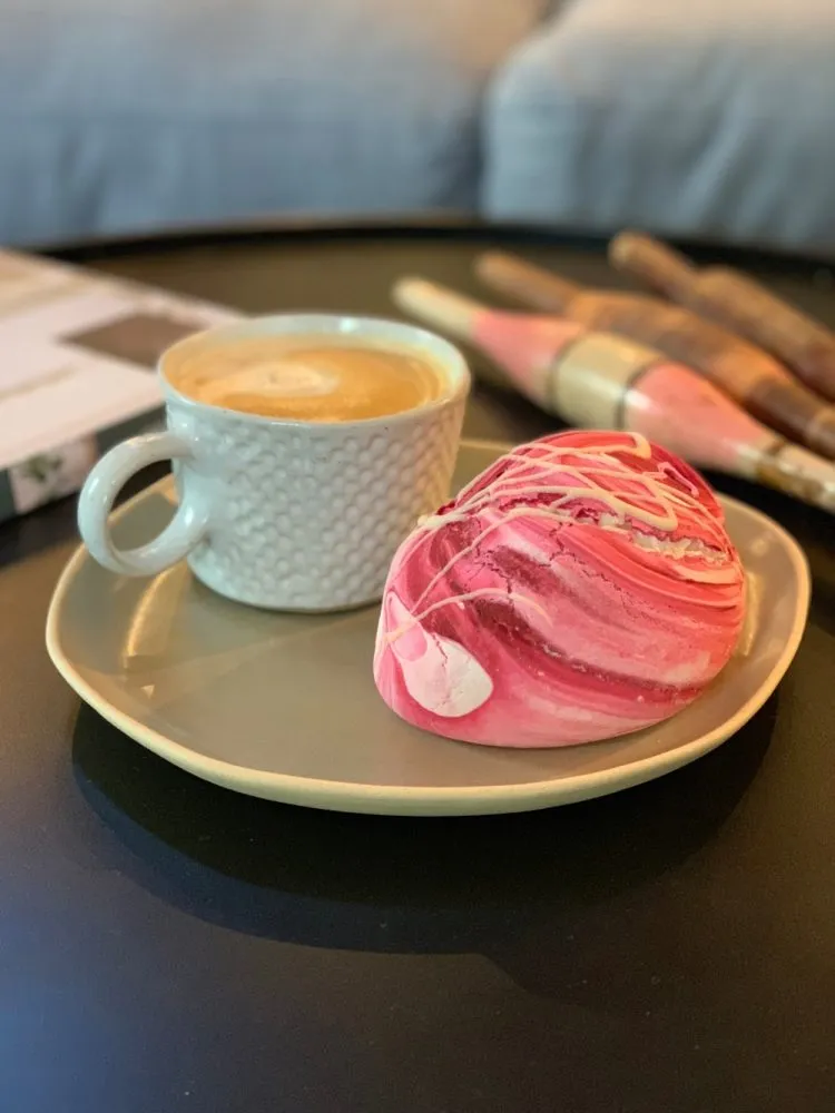 Good coffee and local mergingues